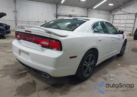 2014 Dodge Charger R/T Plus z USA, uszkodzony, nr VIN 2C3CDXDT4EH341181